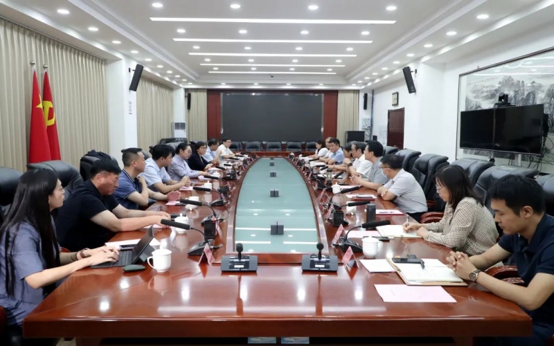 周波接待天津榮程祥泰投資控股集團有限公司、天津東疆綜合保稅區(qū)、天津市海河產(chǎn)業(yè)基金管理有限公司負責(zé)人一行