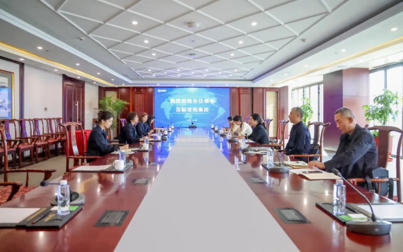 濱海新區(qū)紅十字會(huì)黨組書(shū)記、副會(huì)長(zhǎng)任慧一行到榮程調(diào)研座談