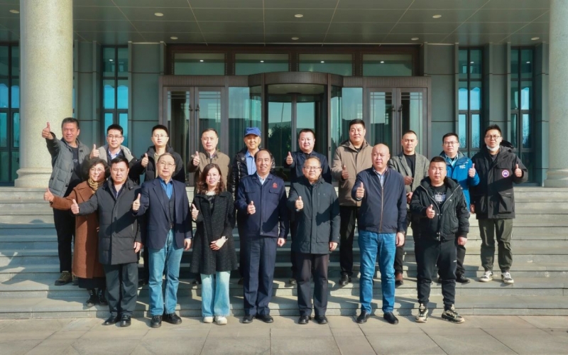 天津市鋼鐵工業(yè)協(xié)會秘書長、天津市冶金商會副會長楊勇一行到榮程集團座談交流